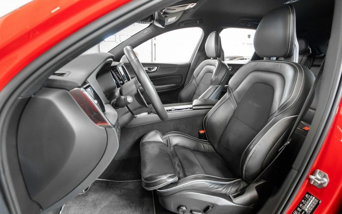 Volvo XC 60 cena 153500 przebieg: 66593, rok produkcji 2018 z Grójec małe 781